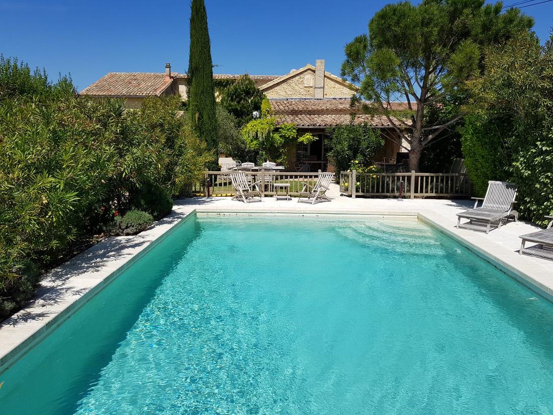 La piscine et le jardin